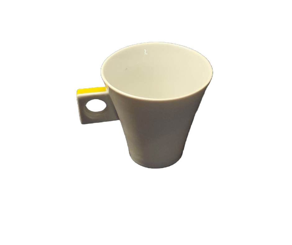 Filiżanka Nescafe ze spodeczkiem